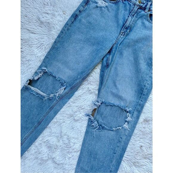 American Eagle SZ 6 Factory Distressed High Waisted Mom Jeans - Picture 8 of 11